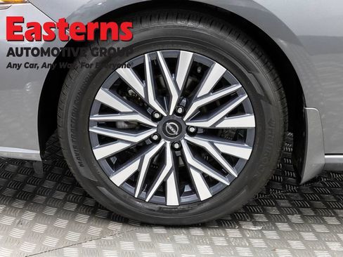 Used 2023 Nissan Altima 2.5 SV w/ SV Premium Package FWD image 33