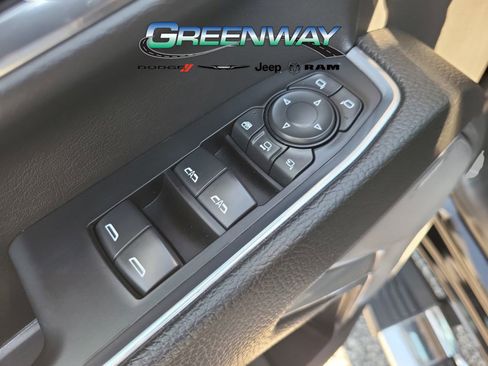 Used 2024 GMC Sierra 3500 Denali image 29