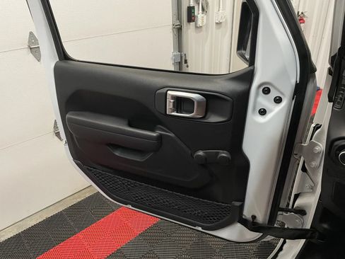 Used 2024 Jeep Wrangler Sport AWD/4WD image 28