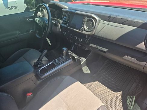 Used 2020 Toyota Tacoma TRD Off-Road RWD image 5