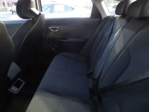Used 2025 Kia K4 FWD image 13