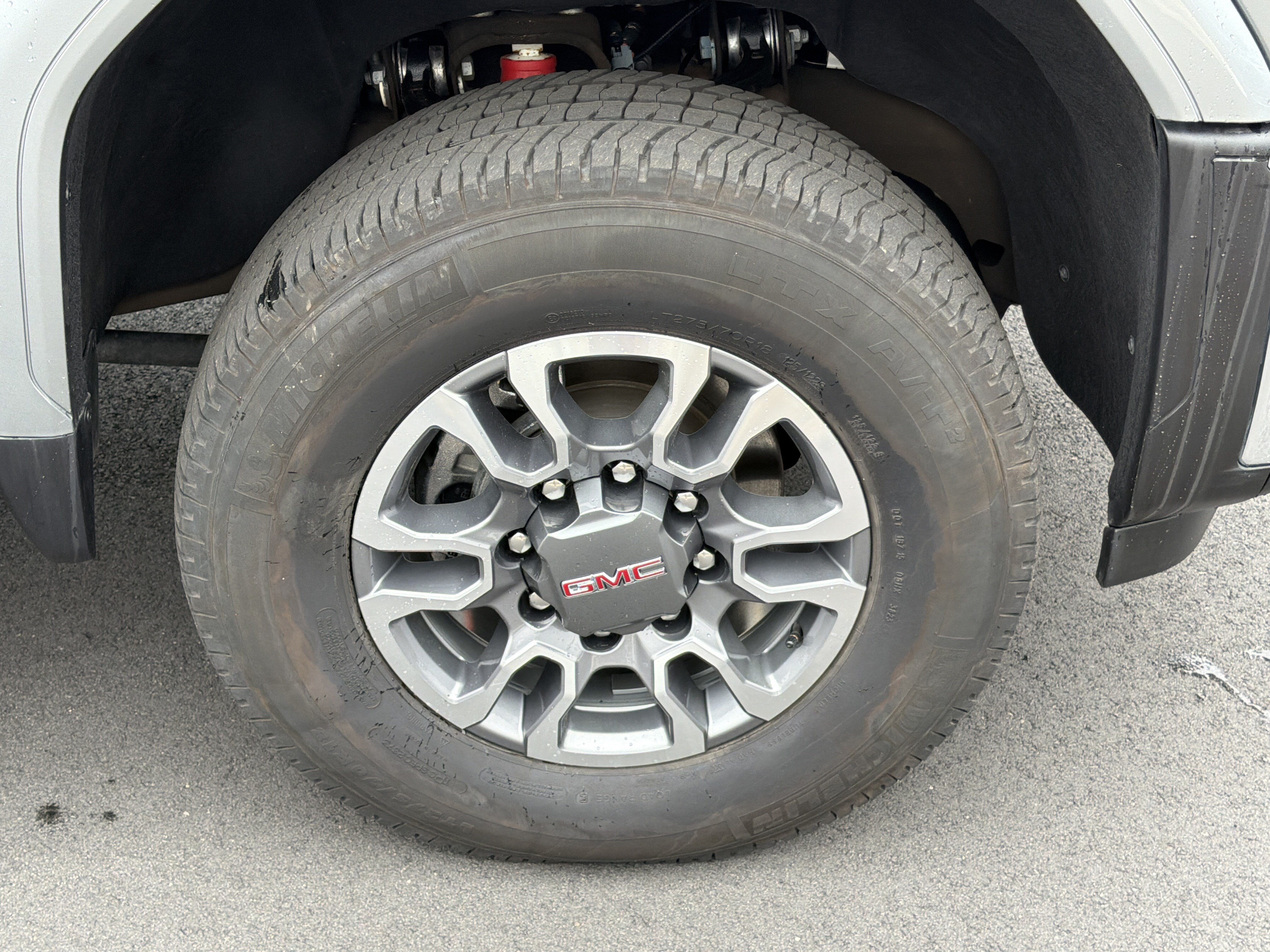 Used 2024 GMC Sierra 2500 SLT w/ SLT Premium Package AWD/4WD image 12