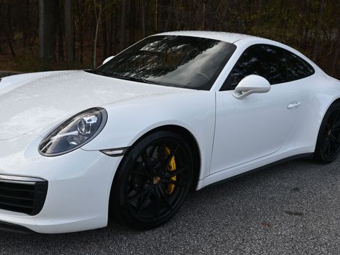 Certified 2018 Porsche 911 Carrera 4S image 15