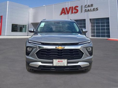 Used 2025 Chevrolet TrailBlazer LT AWD/4WD image 2