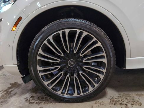 Used 2023 Lincoln Aviator Black Label image 34