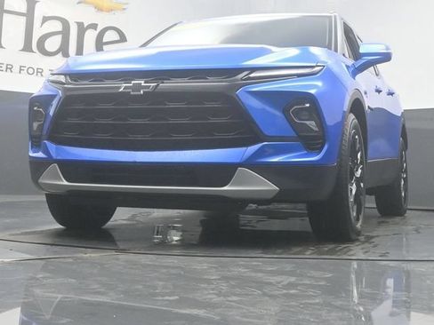 Used 2024 Chevrolet Blazer LT w/ LPO, Black Grille Bar Package FWD image 4
