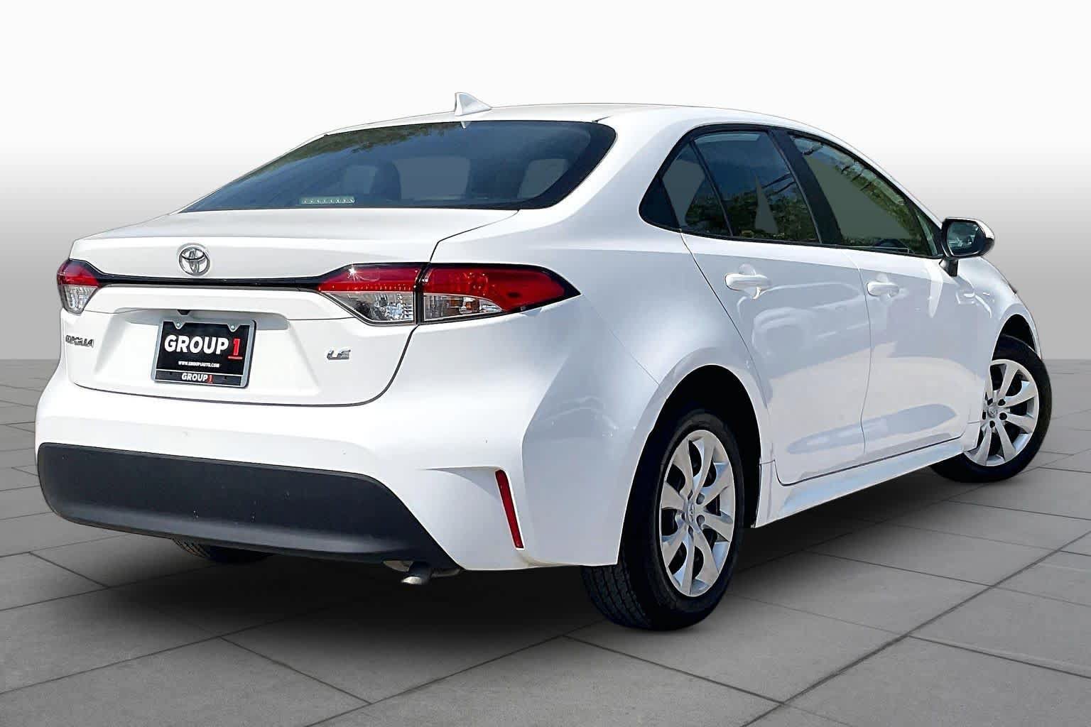 Used 2025 Toyota Corolla LE FWD image 13