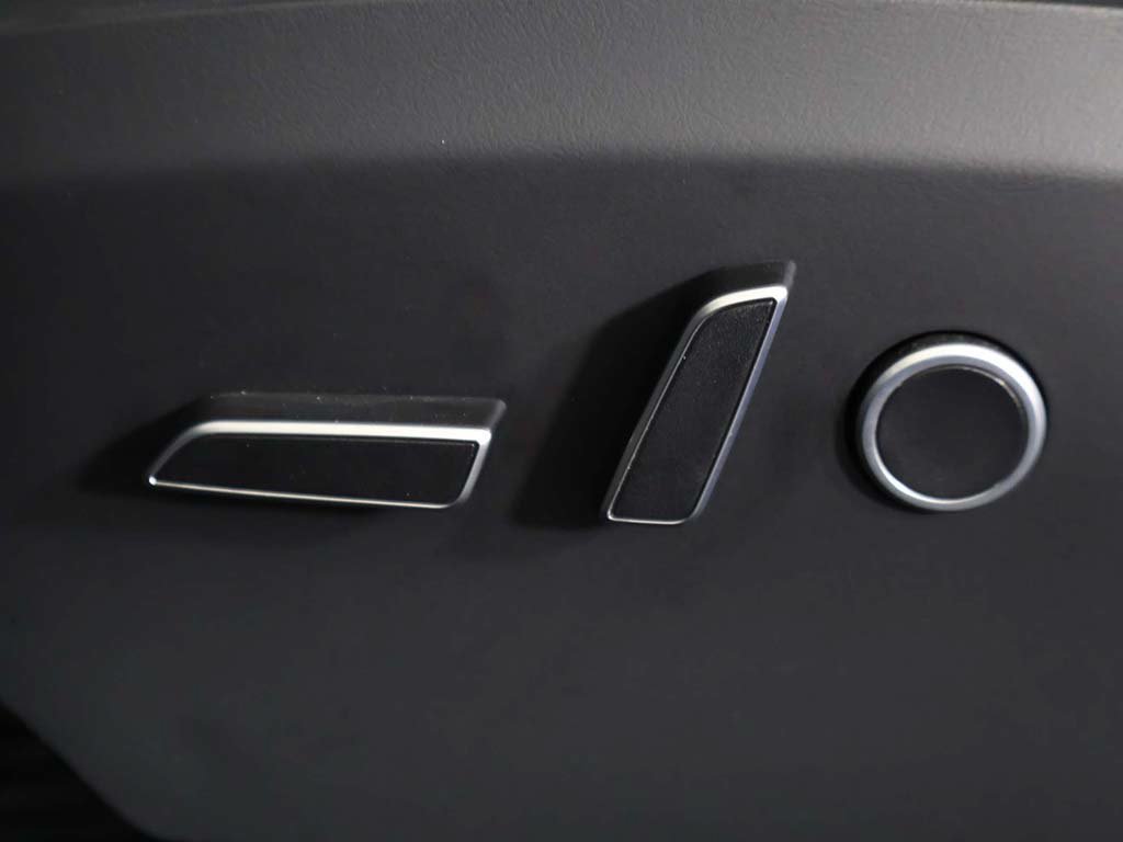 Used 2023 Tesla Model X AWD/4WD image 35