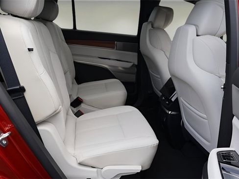 New 2026 Cadillac Vistiq Luxury image 22