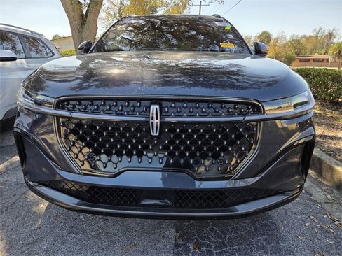 Used 2024 Lincoln Nautilus Reserve w/ Equipment Group 202A image 2