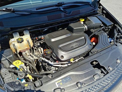 Used 2019 Chrysler Pacifica Limited FWD image 15