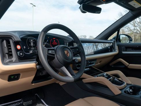 New 2026 Porsche Cayenne image 4