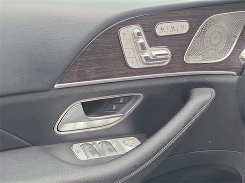 Used 2022 Mercedes-Benz GLS 450 4MATIC image 23