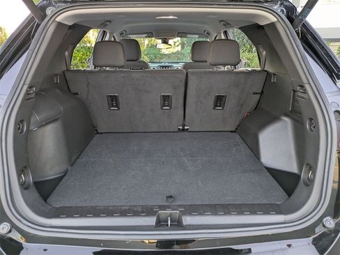 Used 2024 Chevrolet Equinox LT image 31