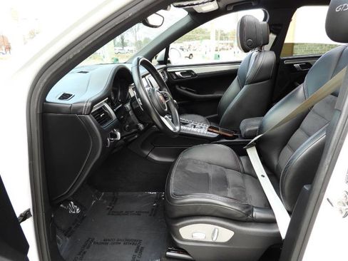 Used 2018 Porsche Macan GTS image 51