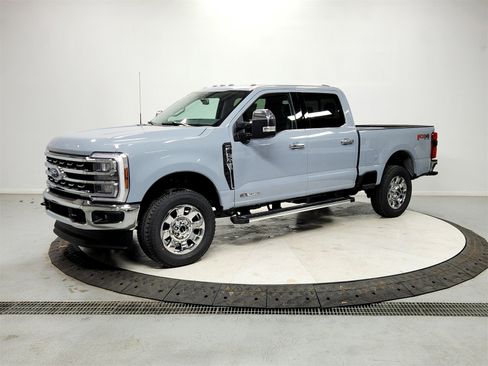 New 2026 Ford F250 Lariat w/ Chrome Package image 3