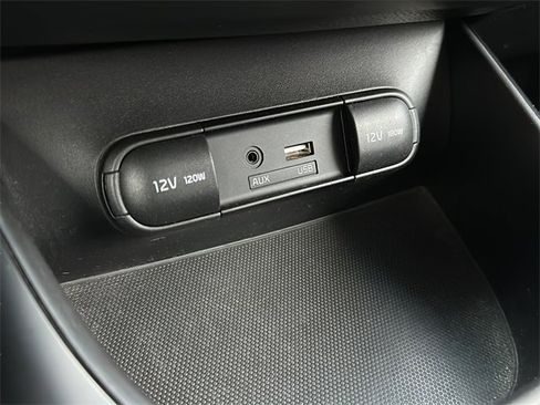 Used 2018 Kia Soul + image 34