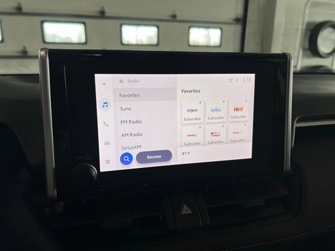 Used 2024 Toyota RAV4 XLE w/ Convenience Package image 11