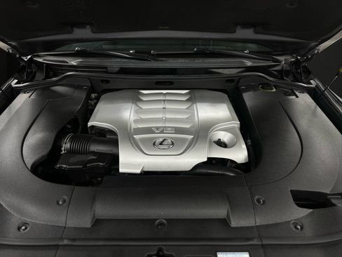 Used 2015 Lexus LX 570 4WD w/ Luxury Package image 46