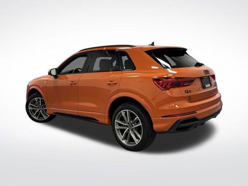 Used 2024 Audi Q3 2.0T Premium Plus w/ Premium Plus Package image 3