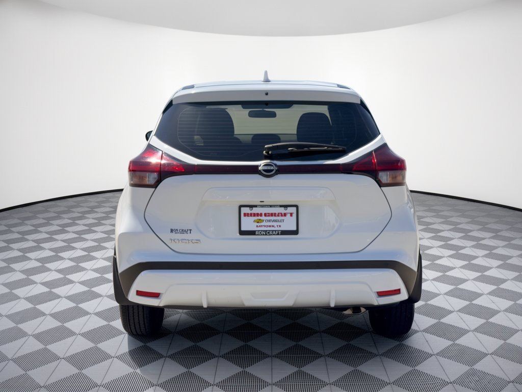 Used 2024 Nissan Kicks S FWD image 11