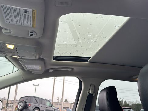 Used 2022 Ford Edge SEL w/ Convenience Package image 22