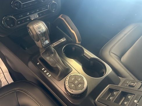 New 2025 Ford Bronco Badlands w/ Sasquatch Package image 21