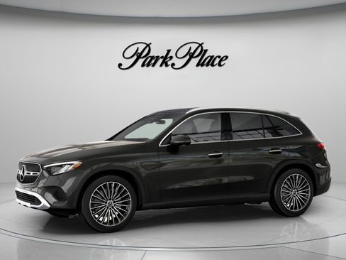 Used 2026 Mercedes-Benz GLC 300 4MATIC image 3