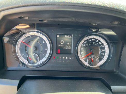 Used 2022 RAM 1500 Tradesman w/ Chrome Appearance Group AWD/4WD image 13