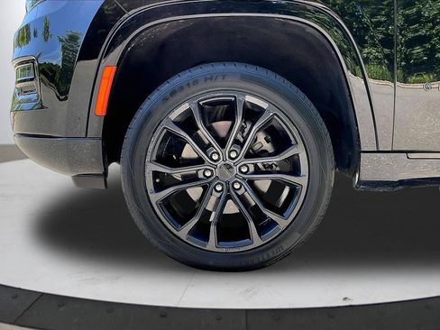 Certified 2024 Jeep Grand Wagoneer L Series II w/ Quick Order Packagew 28T AWD/4WD image 36