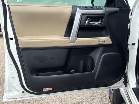 Used 2022 Toyota 4Runner Limited AWD/4WD image 29