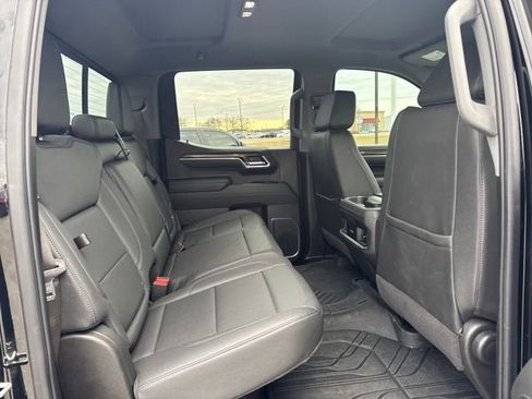 Used 2025 Chevrolet Silverado 1500 LT Trail Boss w/ Convenience Package II AWD/4WD image 15
