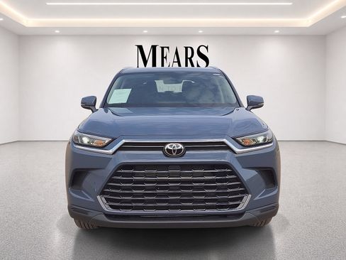 Used 2025 Toyota Grand Highlander FWD image 8