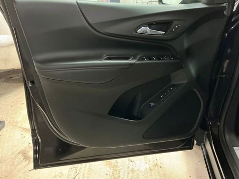 Used 2020 Chevrolet Equinox Premier image 11