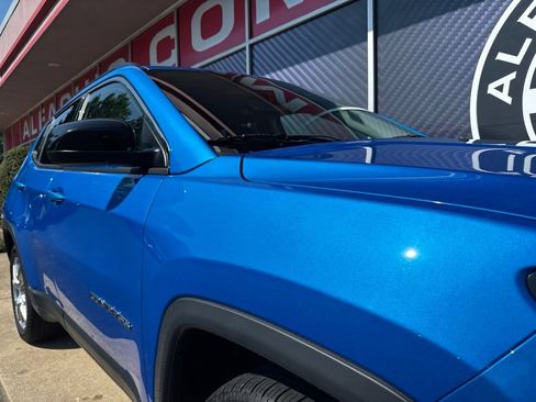 Used 2022 Jeep Compass Latitude AWD/4WD image 2