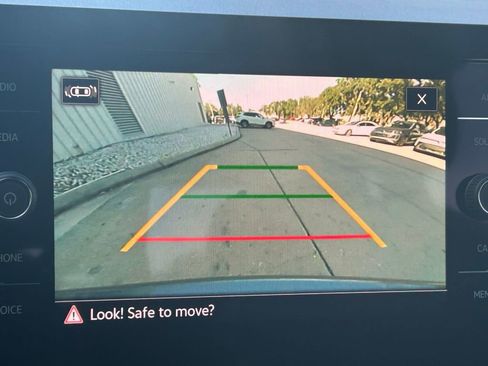 New 2026 Volkswagen Taos SE image 19