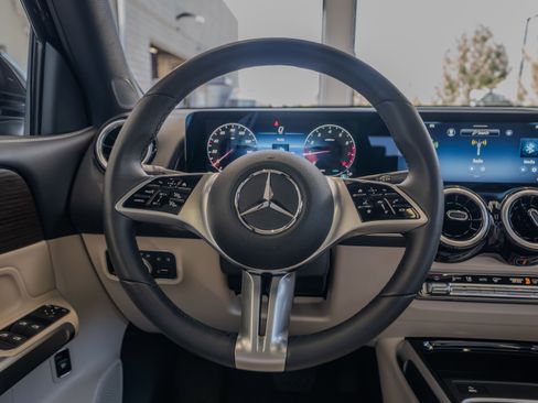 Certified 2026 Mercedes-Benz GLB 250 4MATIC image 9