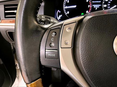 Used 2014 Lexus ES 350 w/ Luxury Package FWD image 23