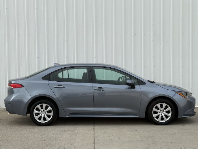 Used 2025 Toyota Corolla LE FWD image 3
