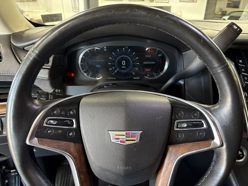 Used 2016 Cadillac Escalade ESV Premium AWD/4WD image 35