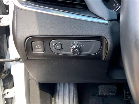 Used 2018 Buick Enclave Premium w/ Experience Buick Package FWD image 33