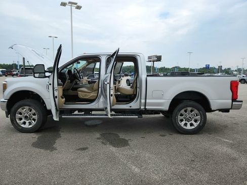 Used 2018 Ford F250 Lariat w/ Chrome Package AWD/4WD image 15
