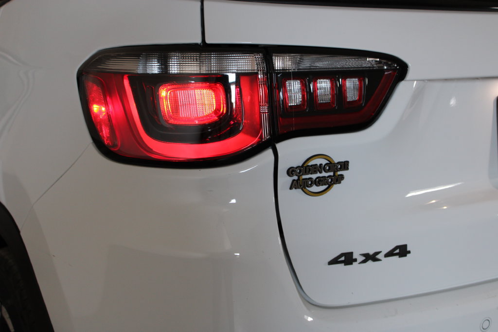 Used 2025 Jeep Compass Trailhawk AWD/4WD image 47