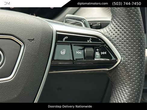 Used 2023 Audi e-tron GT Premium Plus w/ Performance Package image 32