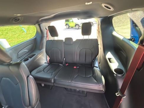 New 2027 Chrysler Pacifica Select AWD/4WD image 24