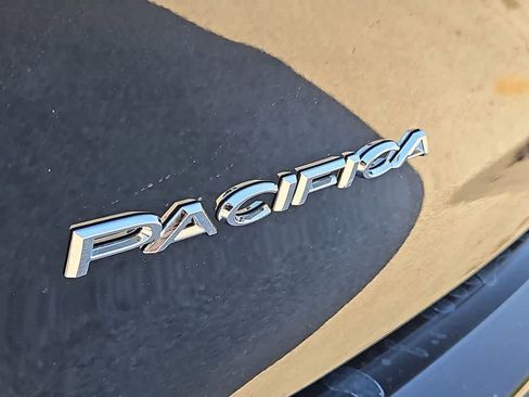 New 2026 Chrysler Pacifica Select image 13