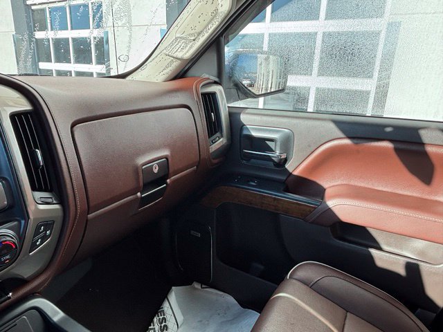 Used 2017 Chevrolet Silverado 1500 High Country AWD/4WD image 17
