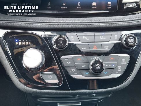 Used 2026 Chrysler Pacifica Select w/ S Appearance Package FWD image 15