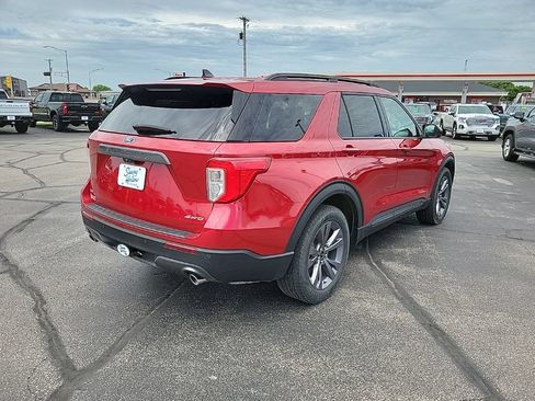 Used 2023 Ford Explorer XLT w/ Equipment Group 202A AWD/4WD image 5