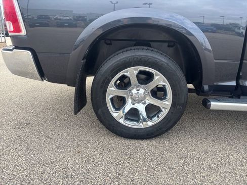 Used 2017 RAM 1500 Laramie w/ Convenience Group AWD/4WD image 12